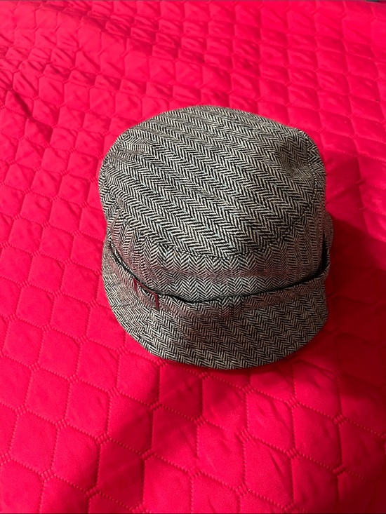 Wallaroo Accessories - Wallaroo Women's Vintage Black & White Adjustable Tweed Bucket Hat